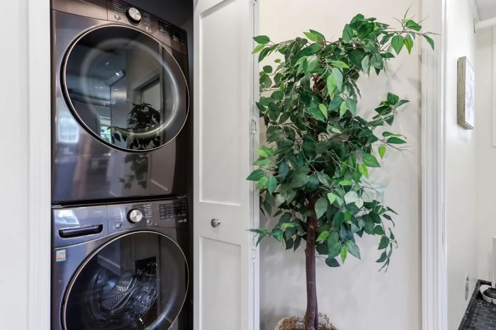 212 Eaton Road #1 San Mateo, CA 94402