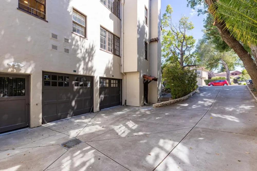 212 Eaton Road #1 San Mateo, CA 94402