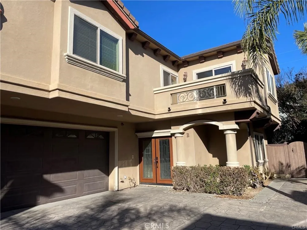 2207 Warfield Avenue #B Redondo Beach, CA 90278