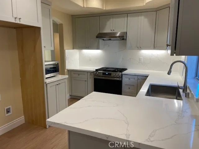 2207 Warfield Avenue #B Redondo Beach, CA 90278