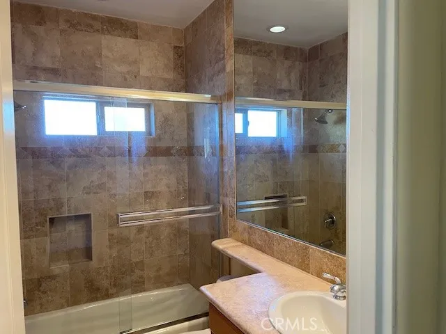 2207 Warfield Avenue #B Redondo Beach, CA 90278