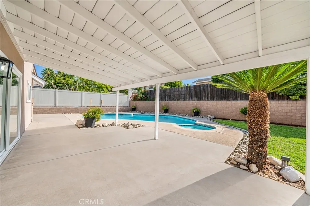 5991 Rogers Lane San Bernardino, CA 92404