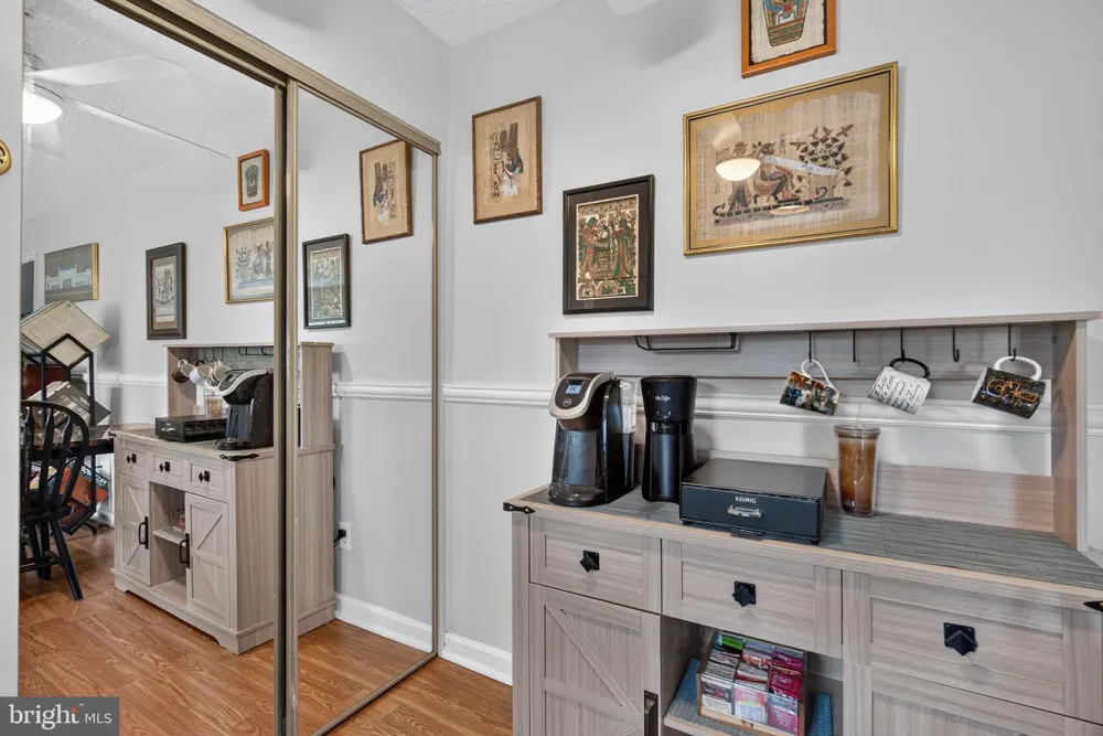 2305 FARRINGTON AVENUE #203 Alexandria, VA 22303