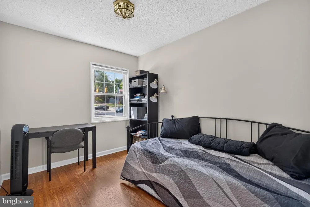 2305 FARRINGTON AVENUE #203 Alexandria, VA 22303