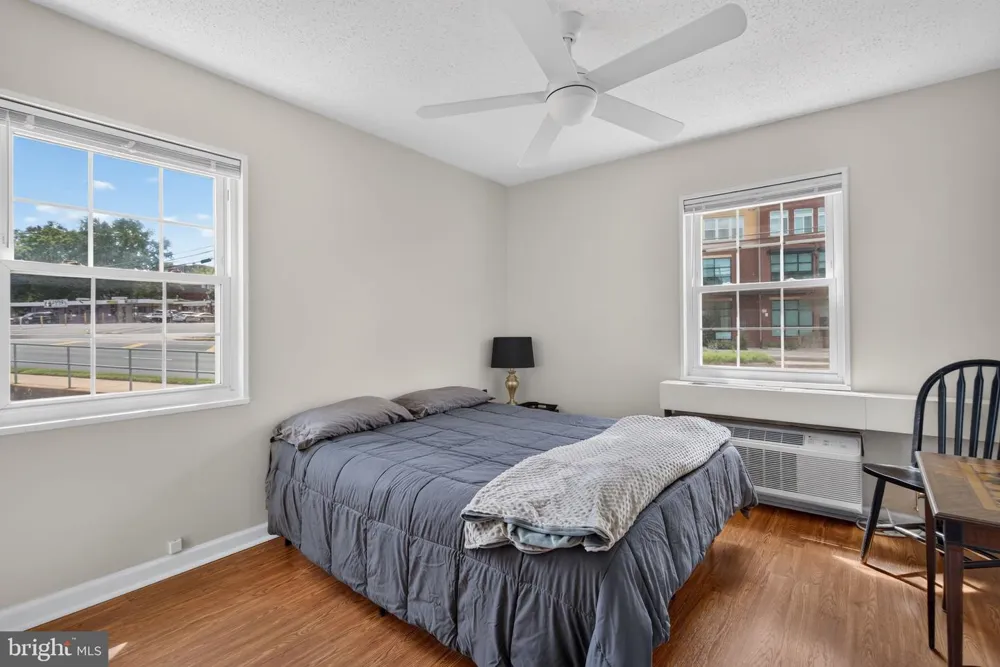 2305 FARRINGTON AVENUE #203 Alexandria, VA 22303