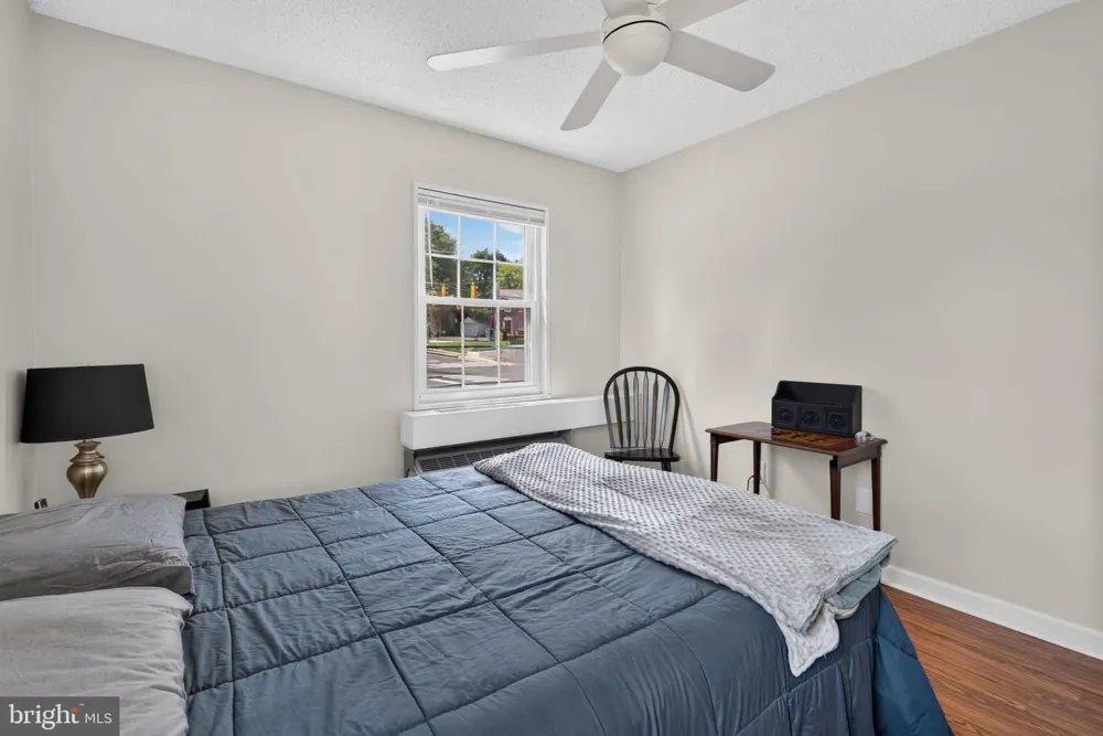 2305 FARRINGTON AVENUE #203 Alexandria, VA 22303