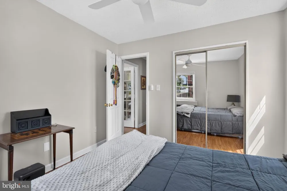 2305 FARRINGTON AVENUE #203 Alexandria, VA 22303