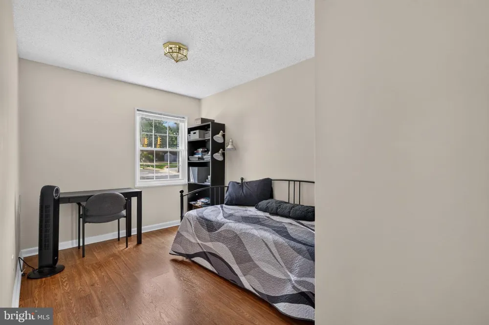 2305 FARRINGTON AVENUE #203 Alexandria, VA 22303