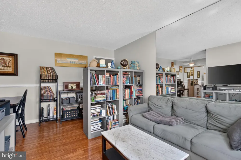2305 FARRINGTON AVENUE #203 Alexandria, VA 22303