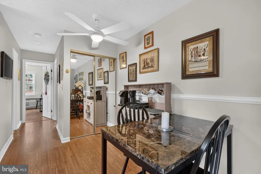 2305 FARRINGTON AVENUE #203 Alexandria, VA 22303