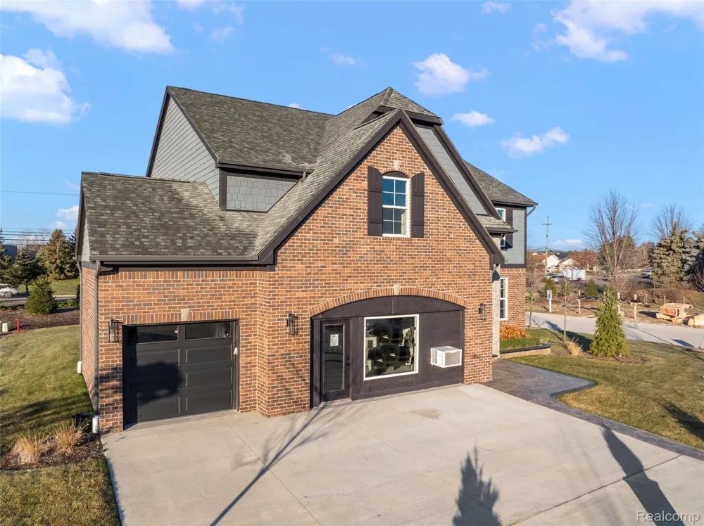 4042 Spring Meadows Drive Sterling Heights City, MI 48314