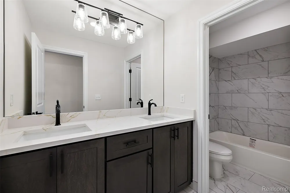 4042 Spring Meadows Drive Sterling Heights City, MI 48314