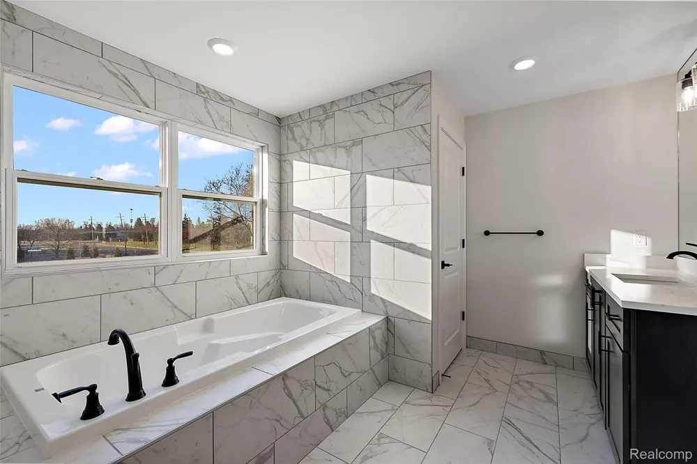 4042 Spring Meadows Drive Sterling Heights City, MI 48314