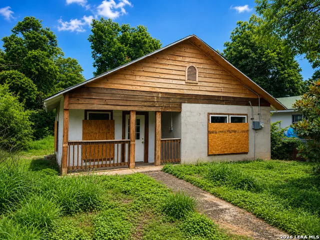 2104 S NAVIDAD ST San Antonio, TX 78207
