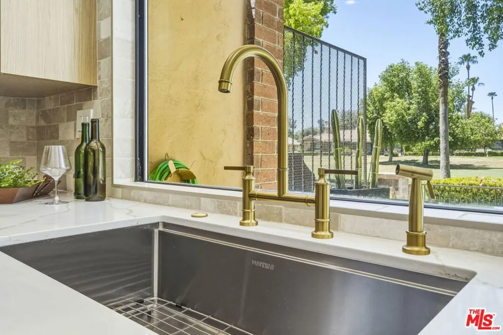320 S Sierra Madre Palm Desert, CA 92260
