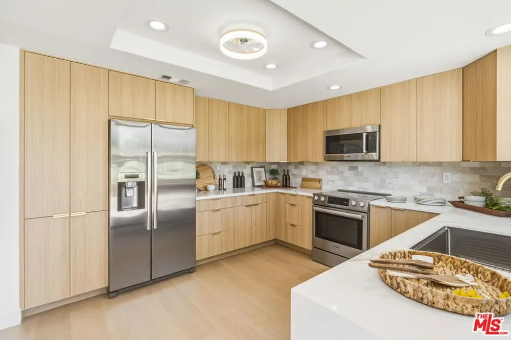 320 S Sierra Madre Palm Desert, CA 92260