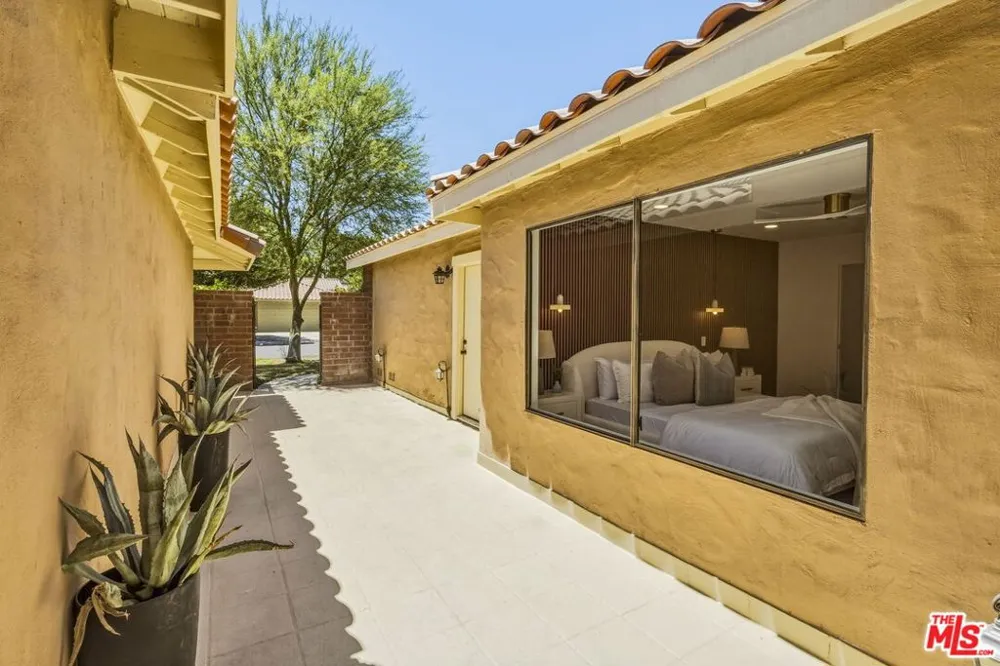 320 S Sierra Madre Palm Desert, CA 92260