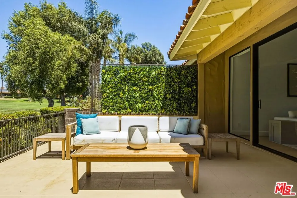 320 S Sierra Madre Palm Desert, CA 92260