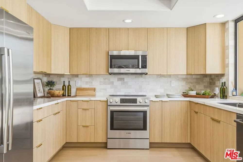 320 S Sierra Madre Palm Desert, CA 92260