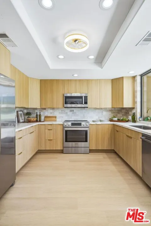 320 S Sierra Madre Palm Desert, CA 92260