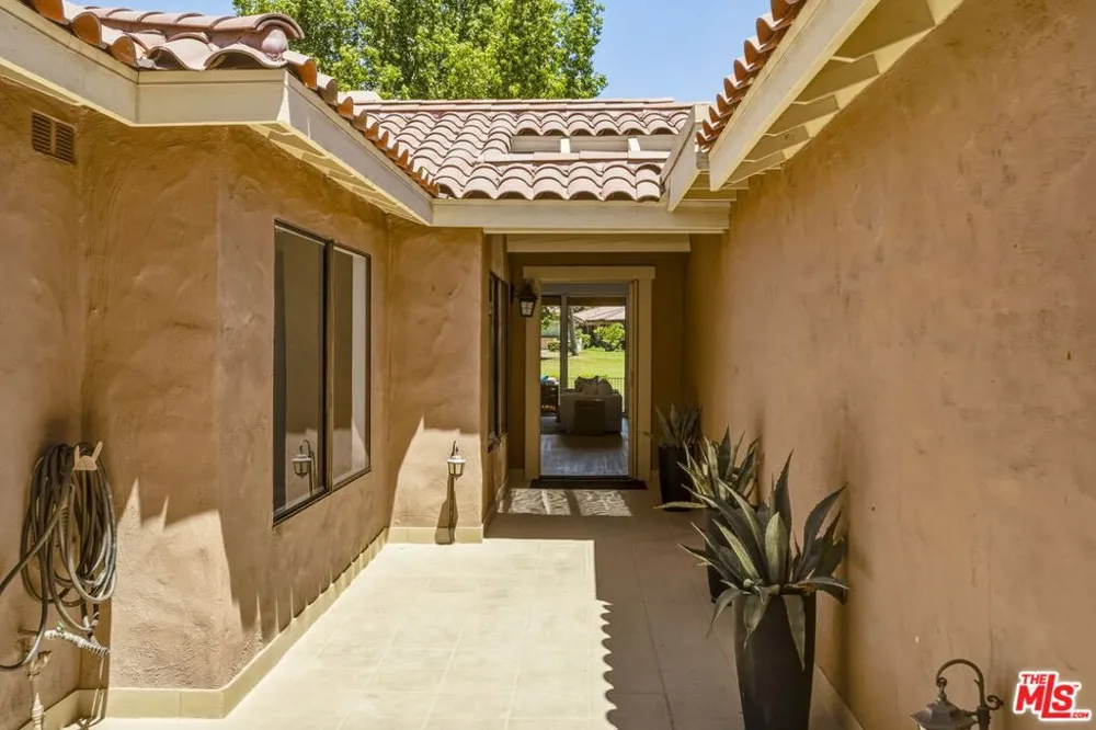 320 S Sierra Madre Palm Desert, CA 92260