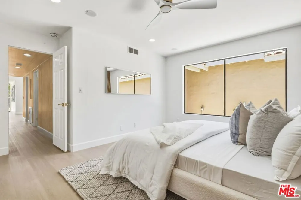 320 S Sierra Madre Palm Desert, CA 92260