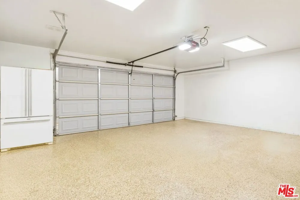 320 S Sierra Madre Palm Desert, CA 92260