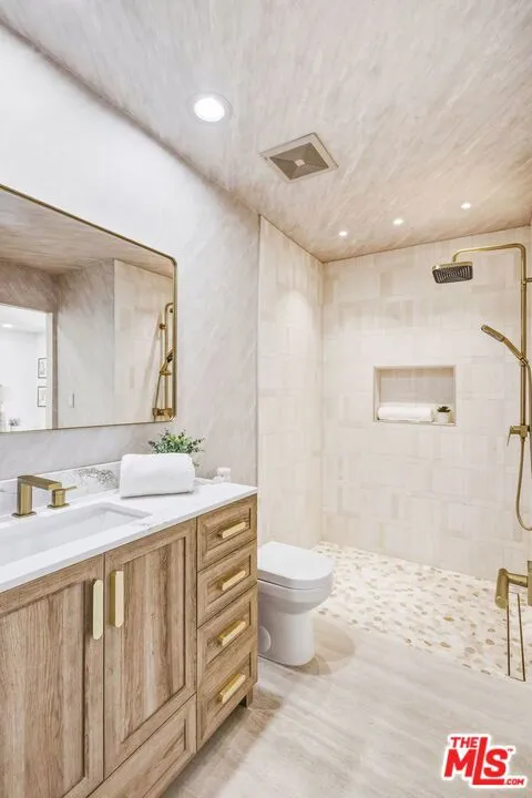 320 S Sierra Madre Palm Desert, CA 92260
