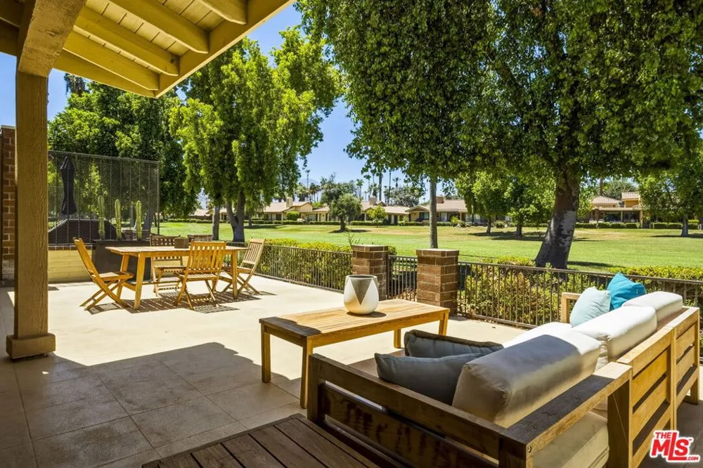 320 S Sierra Madre Palm Desert, CA 92260