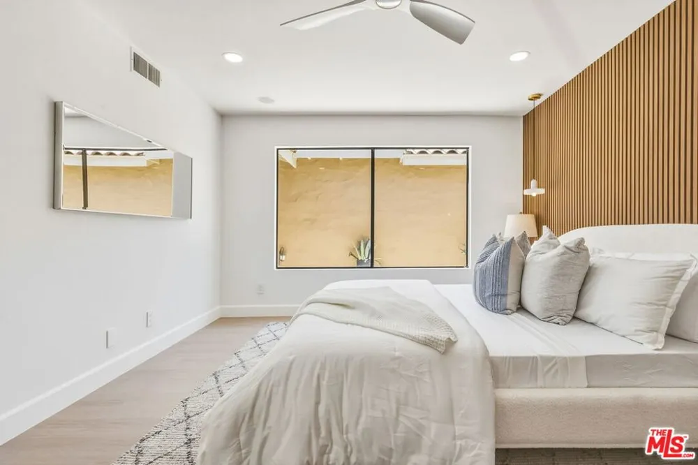 320 S Sierra Madre Palm Desert, CA 92260