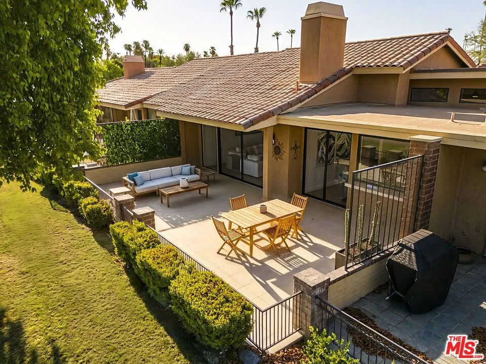 320 S Sierra Madre Palm Desert, CA 92260