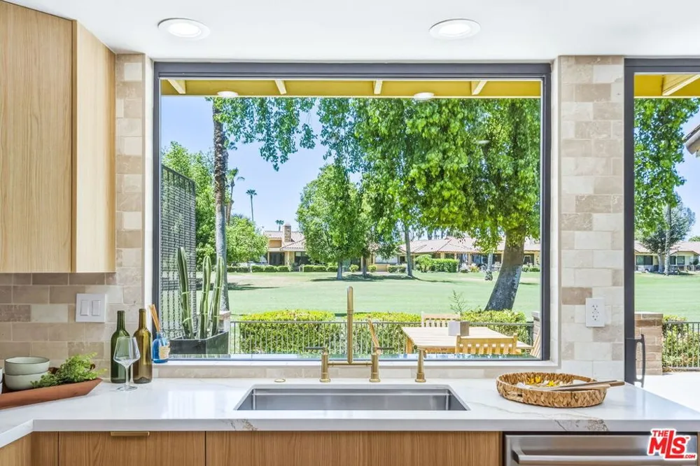 320 S Sierra Madre Palm Desert, CA 92260