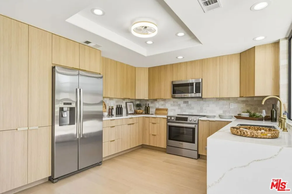 320 S Sierra Madre Palm Desert, CA 92260