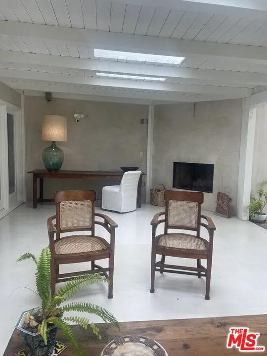 13324 W SUNSET Los Angeles, CA 90049