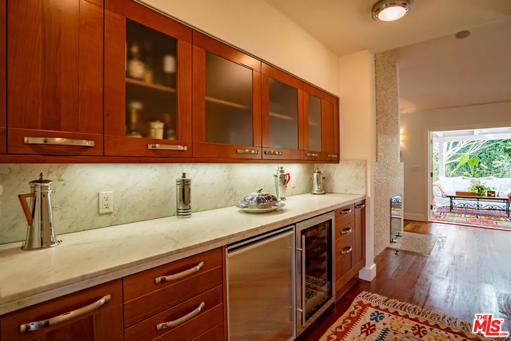13324 W SUNSET Los Angeles, CA 90049