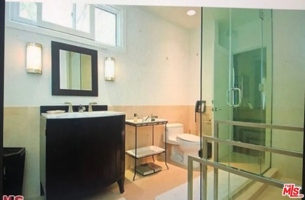 13324 W SUNSET Los Angeles, CA 90049