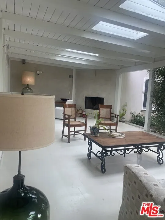 13324 W SUNSET Los Angeles, CA 90049
