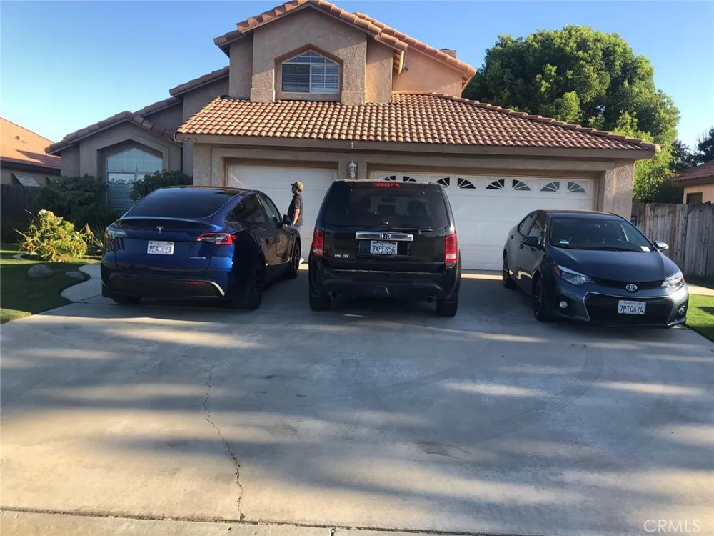 10205 Single Oak Drive Bakersfield, CA 93311