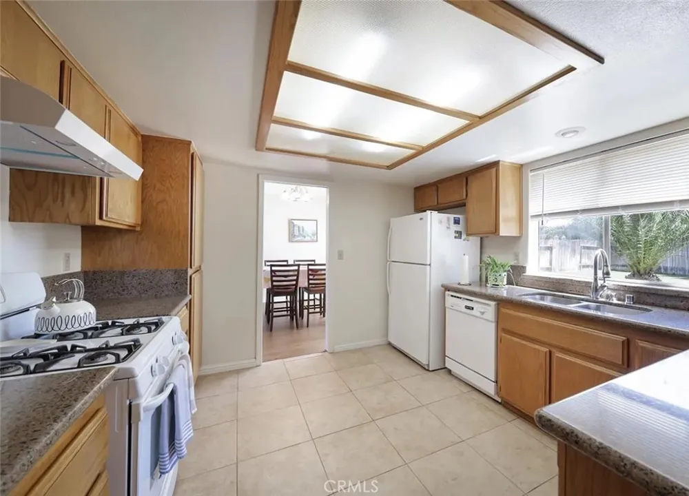 10205 Single Oak Drive Bakersfield, CA 93311