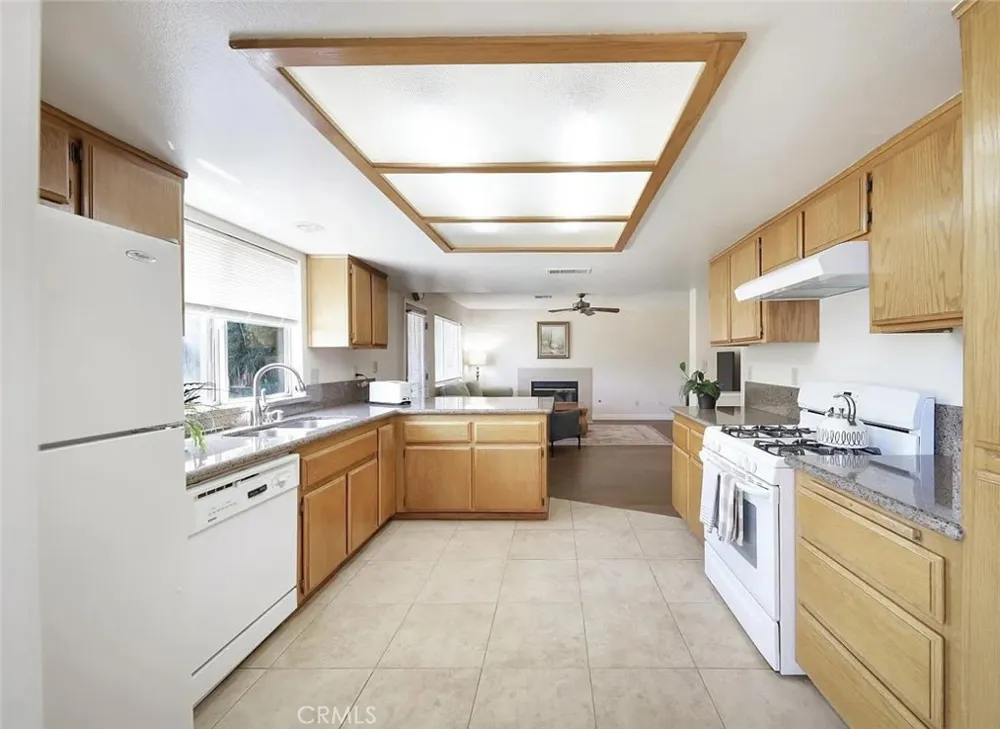 10205 Single Oak Drive Bakersfield, CA 93311