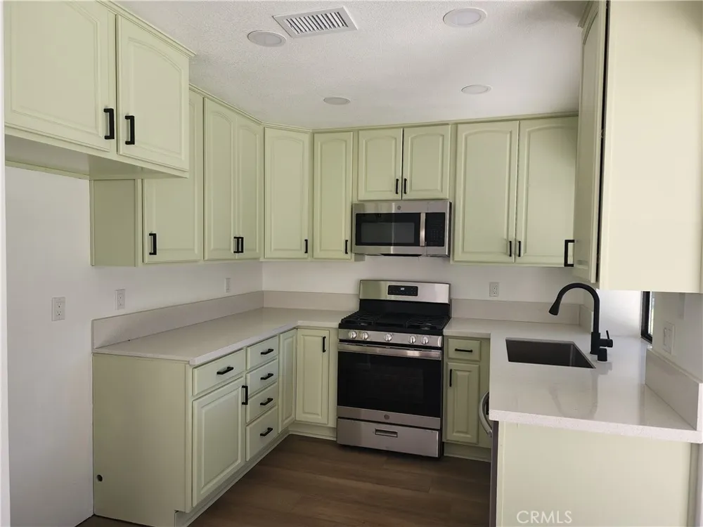 37749 Autumn Lane Palmdale, CA 93550