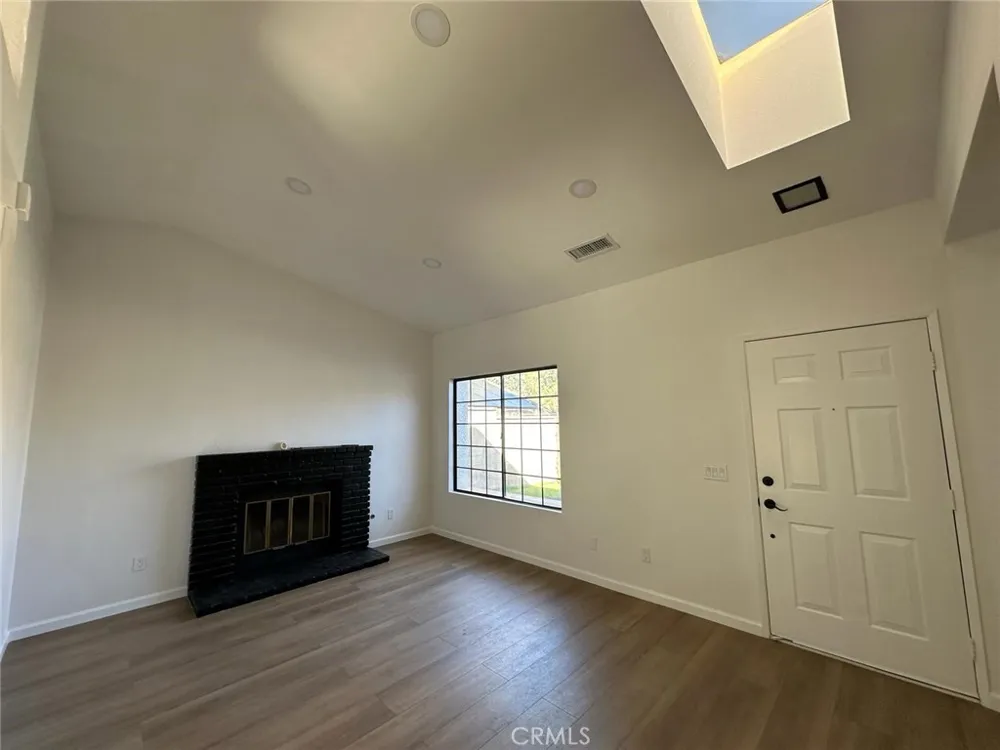 37749 Autumn Lane Palmdale, CA 93550