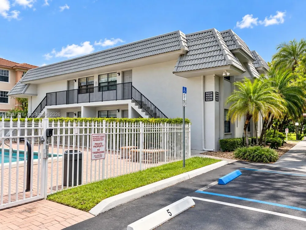 3243 NW 102nd Ter #3243 Coral Springs, FL 33065