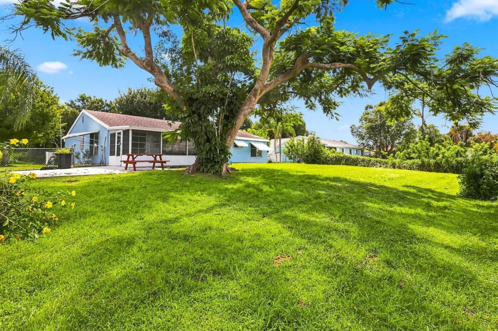 2150 SE SHIPPING ROAD Port St. Lucie, FL 34952