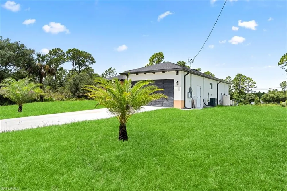 1121 Willard Avenue Lehigh Acres, FL 33972