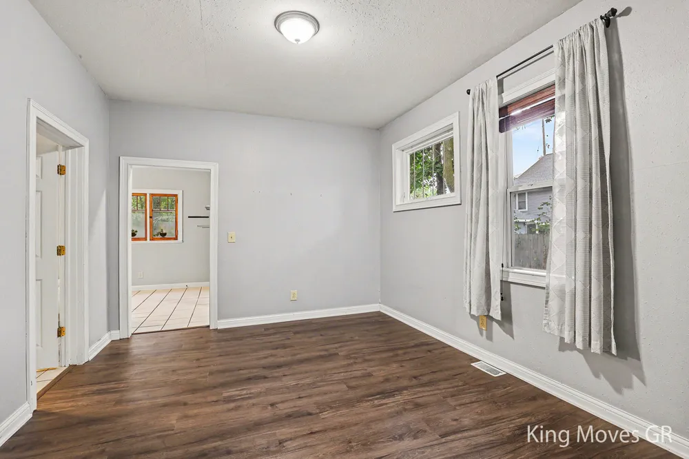 621 Davis Avenue NW Grand Rapids City, MI 49504