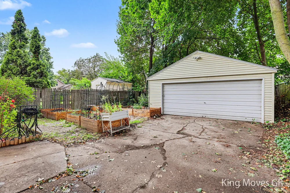 621 Davis Avenue NW Grand Rapids City, MI 49504
