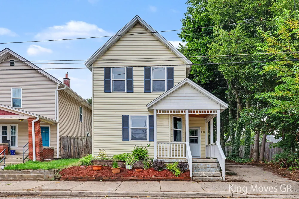 621 Davis Avenue NW Grand Rapids City, MI 49504