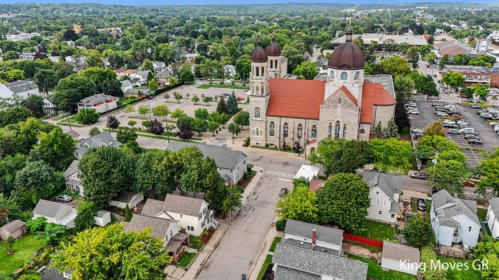 621 Davis Avenue NW Grand Rapids City, MI 49504