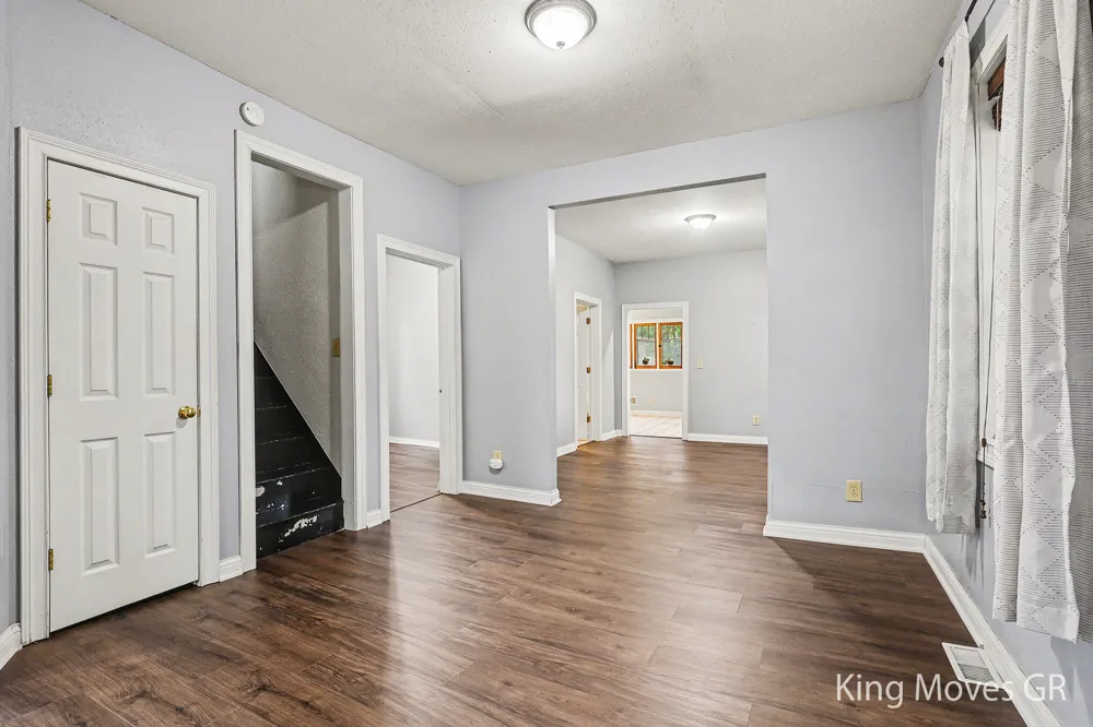 621 Davis Avenue NW Grand Rapids City, MI 49504